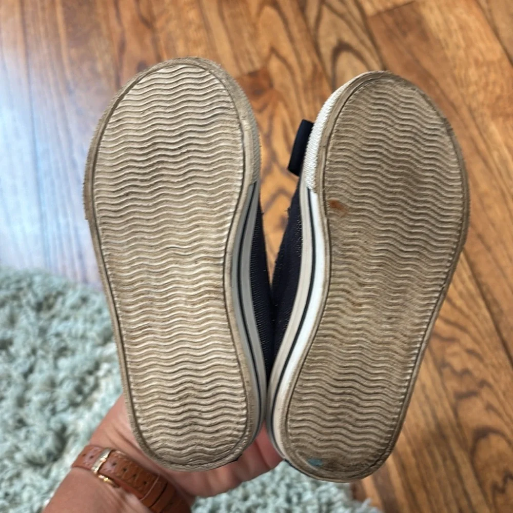 Carters size 7 toddler shoes. Worn on bottom but overall great condition!